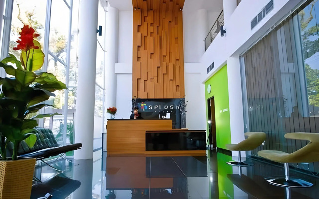 Splash Hotel