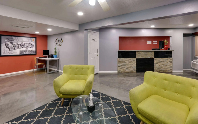 Super 8 by Wyndham San Antonio Downtown/Alamo