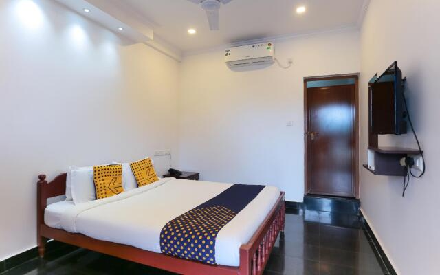 OYO 23106 Vattekad Tourist Home