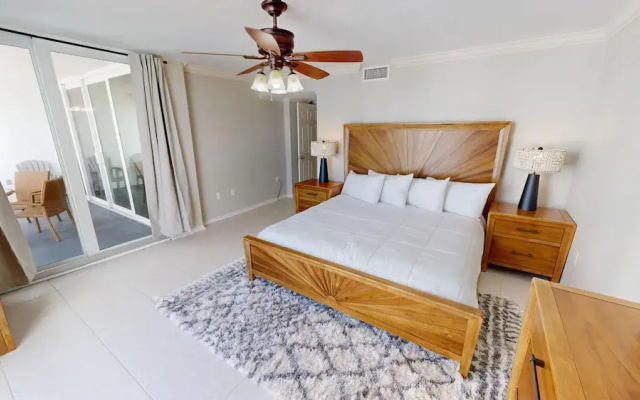 Shoreline Towers 1074 2 Bedroom Condo