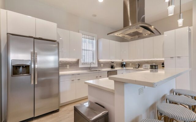 Cozy Living in Mid City