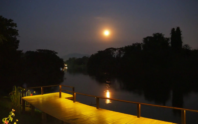 Ruenmaihom Riverside Cottage