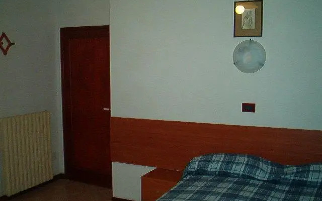 Rosignano Bed and Car