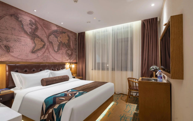 Choenix Hotel (Beijing Tiananmen Square Qianmen Street Subway Station)