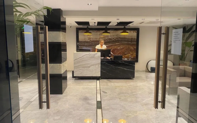 In The Middle Hotel