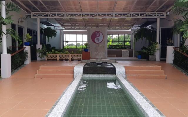 Menam Resort