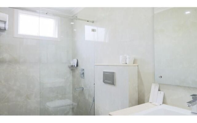 Hotel TGR Suites
