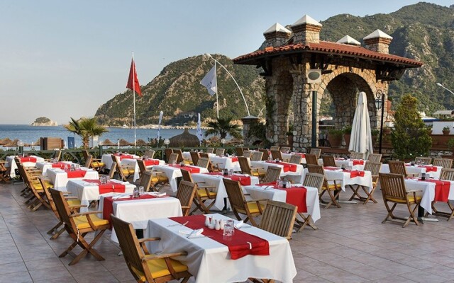 Martı Resort Hotel (*****)