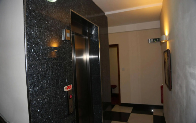 London Star Hotel