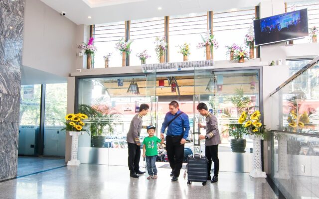 Botahtaung Hotel