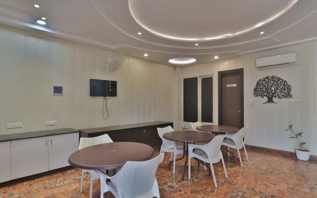 Hotel Aarya