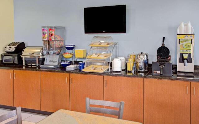 Days Inn By Wyndham Ladson Summerville Charleston