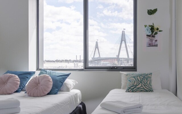 C16 Darling Harbour 2 BDR APT