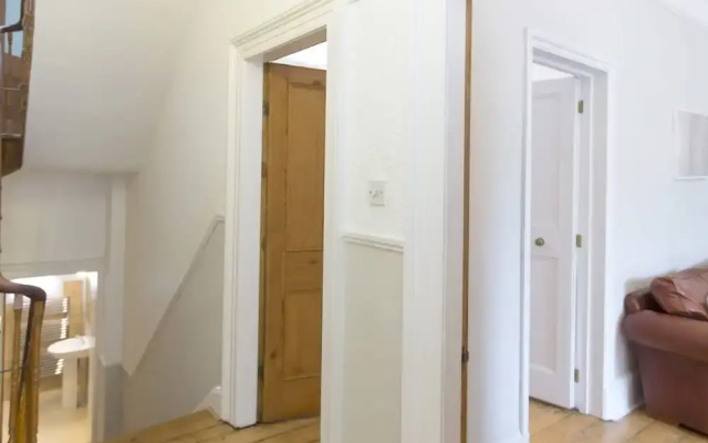 6 Abbey Terrace