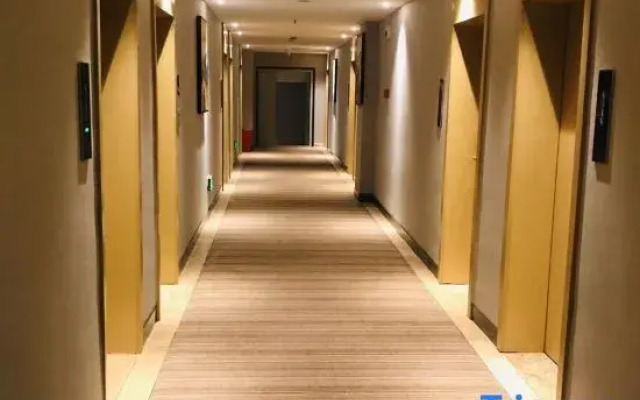 Yimei Hotel (Zhengzhou International Trade 360 Zoo)