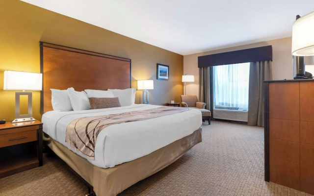 Holiday Inn Express And Suites Bend