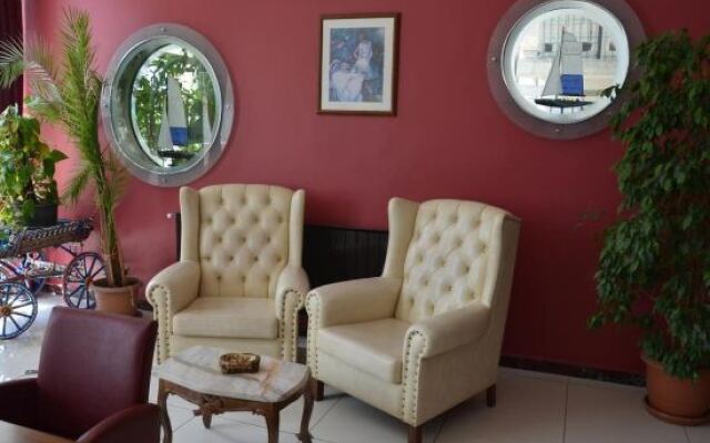 Anibal Hotel