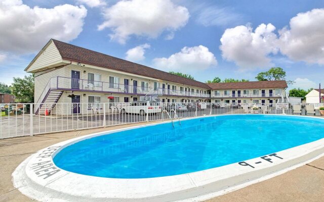 Falls Lodge by the Falls