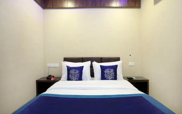 OYO 9822 Hotel Seven