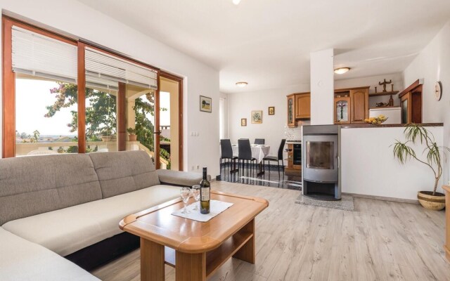 Nice Home in Povljana With Wifi and 2 Bedrooms