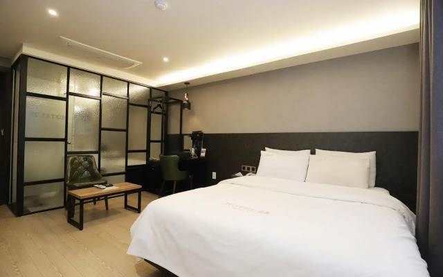 The Unique Hotel 28