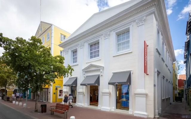 Modern Elegant Broadway Vibes in Willemstad