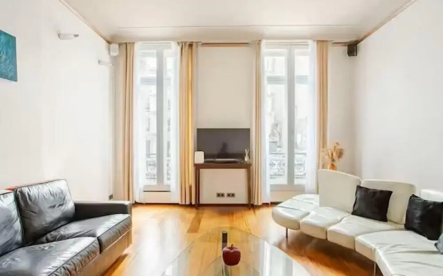 Le Marais & Place de la Republique 3BR