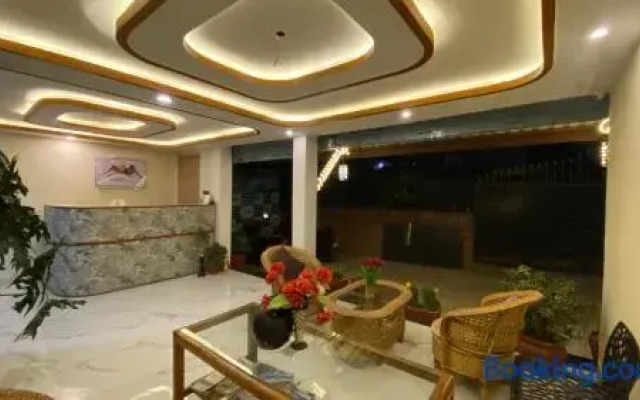 SPOT ON 393 Himalayan Sunrise