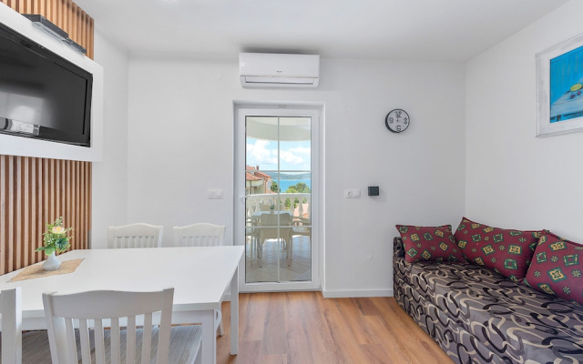 Superior Apartment Tania 6