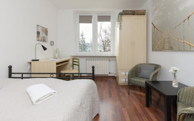 Warsaw Airport Apartment by Renters
