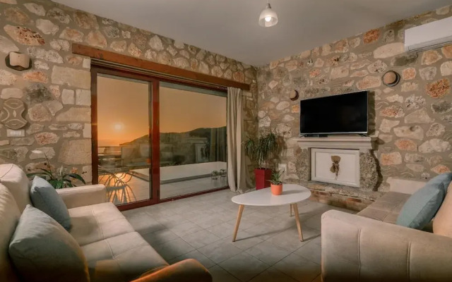 Arca Villa - Enchanting Sunset!