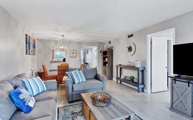 2 Bed 2 Bath Centrally Located