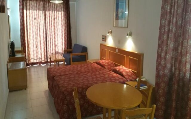 Corallia Beach Hotel Apartments