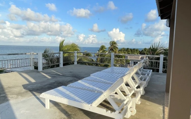Caye Caulker Beach Hotel