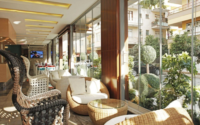 Kleopatra Suit Hotel