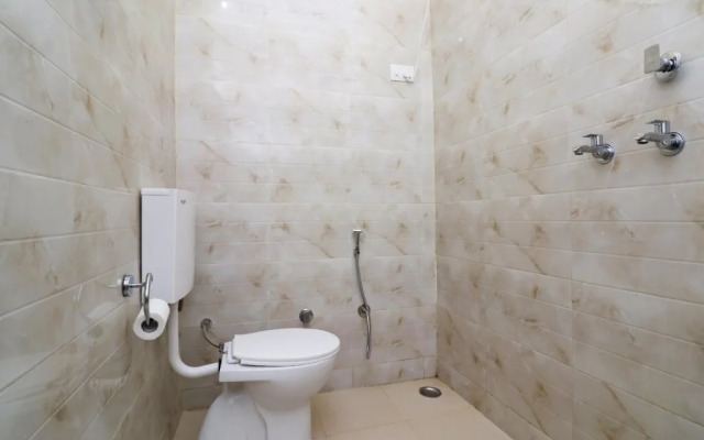 Hotel Almond Leaf By OYO Rooms