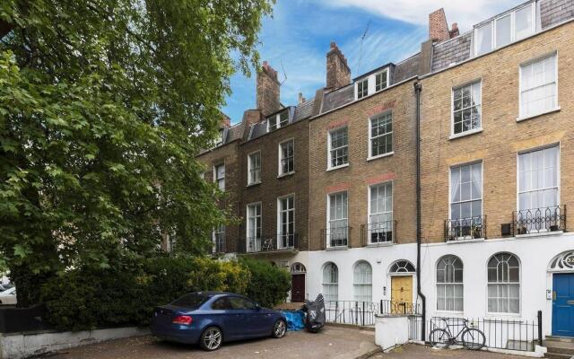 ALTIDO Smart 3 bed Flat in Islington, Close to Angel Tube