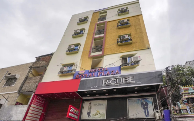 Hotel Royal Plaza Main Branch