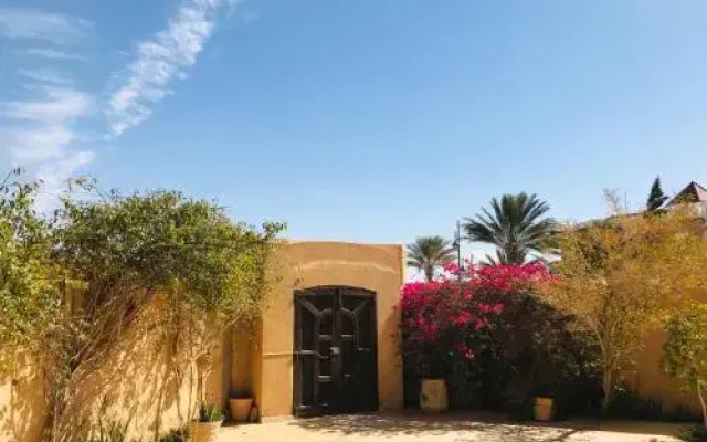 Sarra Hotel