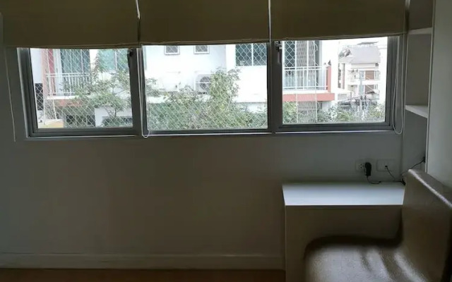 Comfy Deluxe One Bedroom