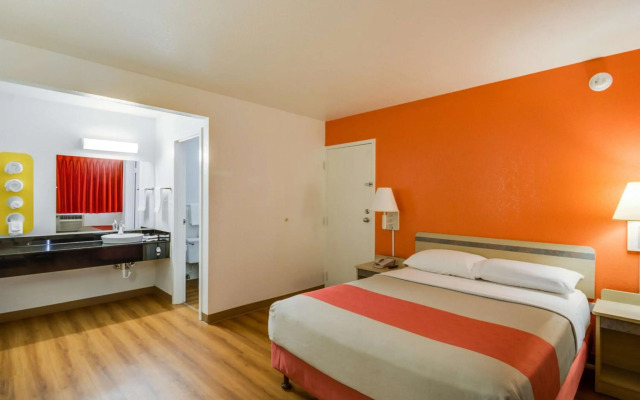 Motel 6 Schiller Park, IL - Chicago O'Hare