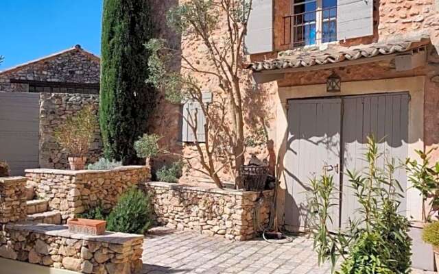 Le Mas de Perrotet en Roussillon