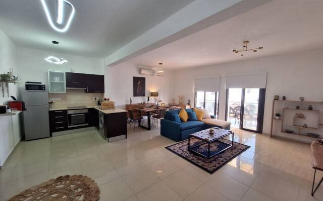 Paramount Gardens Resorts D204