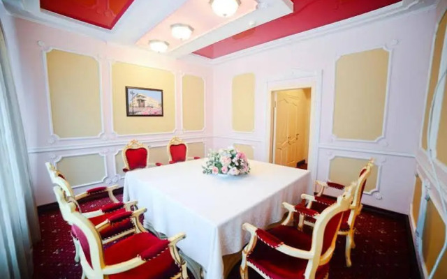 Visak Hotel