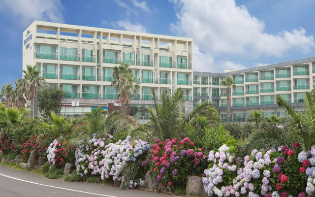 The Four Graces Resort