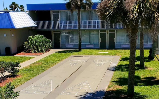 Days Inn By Wyndham Titusville Kennedy Space Center