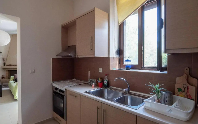 Traditional Stone Home 30 min. from famous Beaches