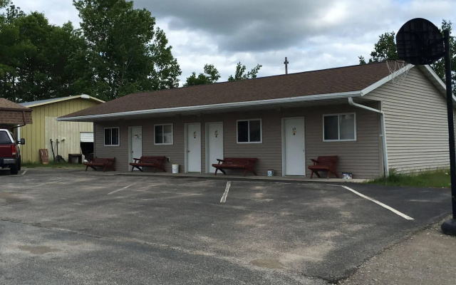 Tarragon Motel