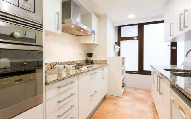 Apartment - 2 Bedrooms with Sea views - 106179