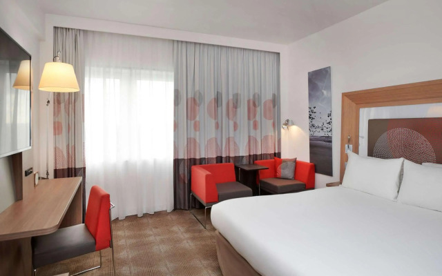Novotel London West